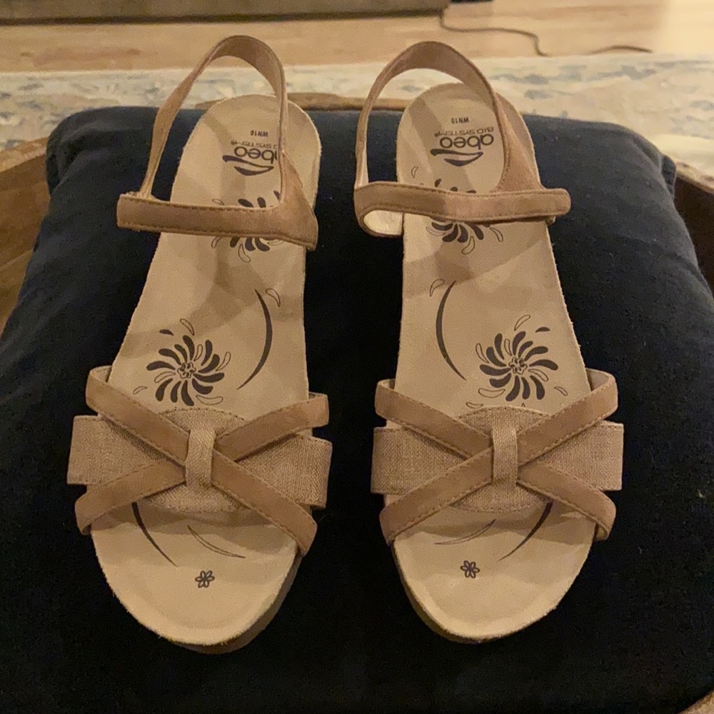 Abeo Chloe NWOT, 10